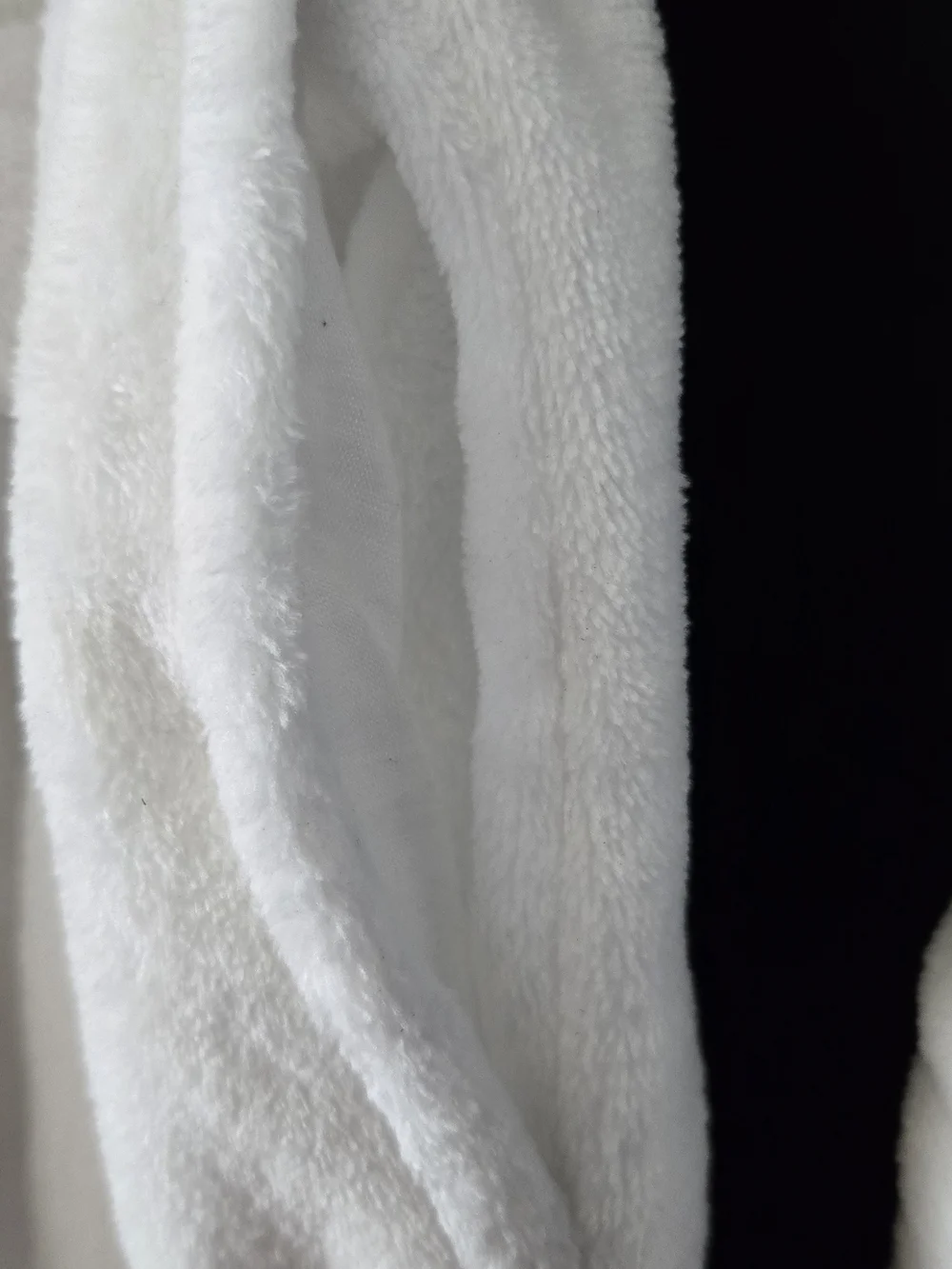 Secret Treasures Plush White Robe with Shawl Collar and Tie #548